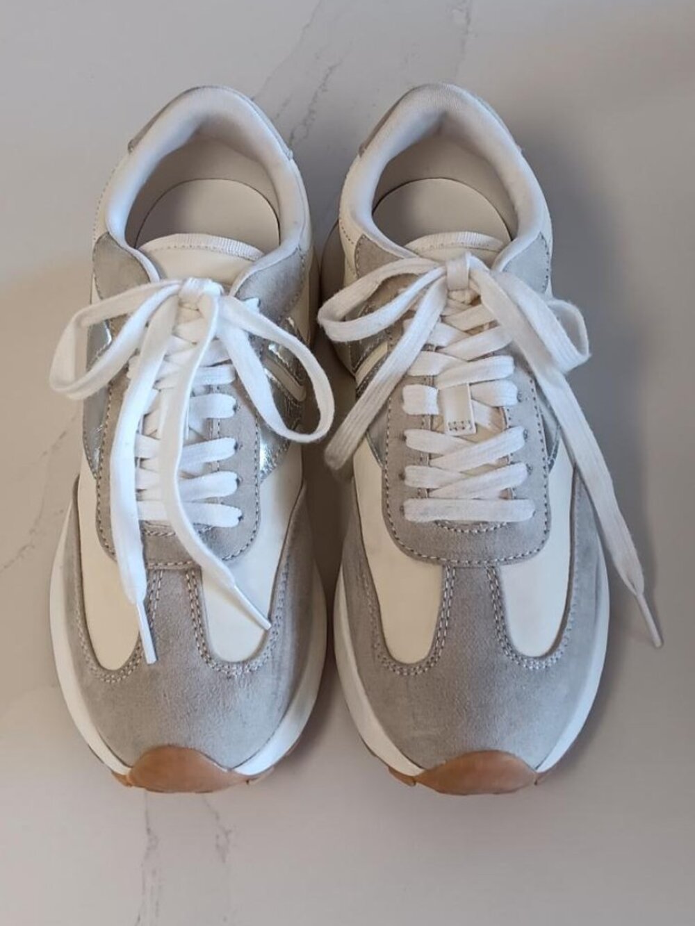 MICHAEL KORS Sneakers White and Gray with Silver Accents Size 8